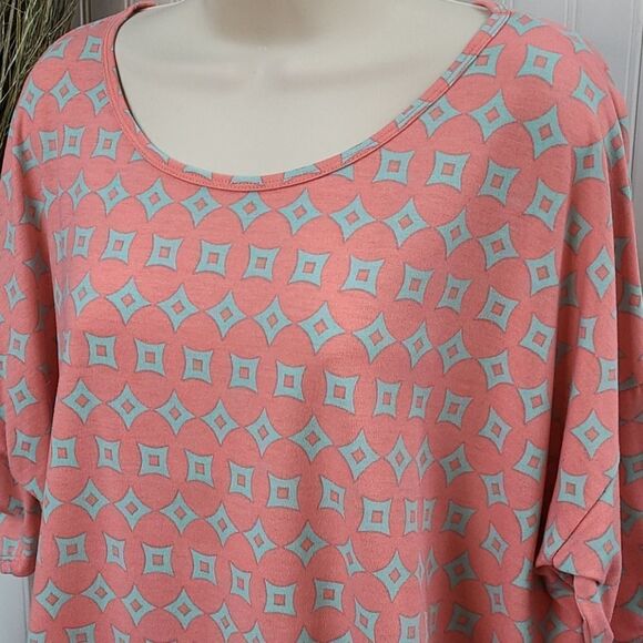 Lularoe hi/lo - Picture 2 of 6